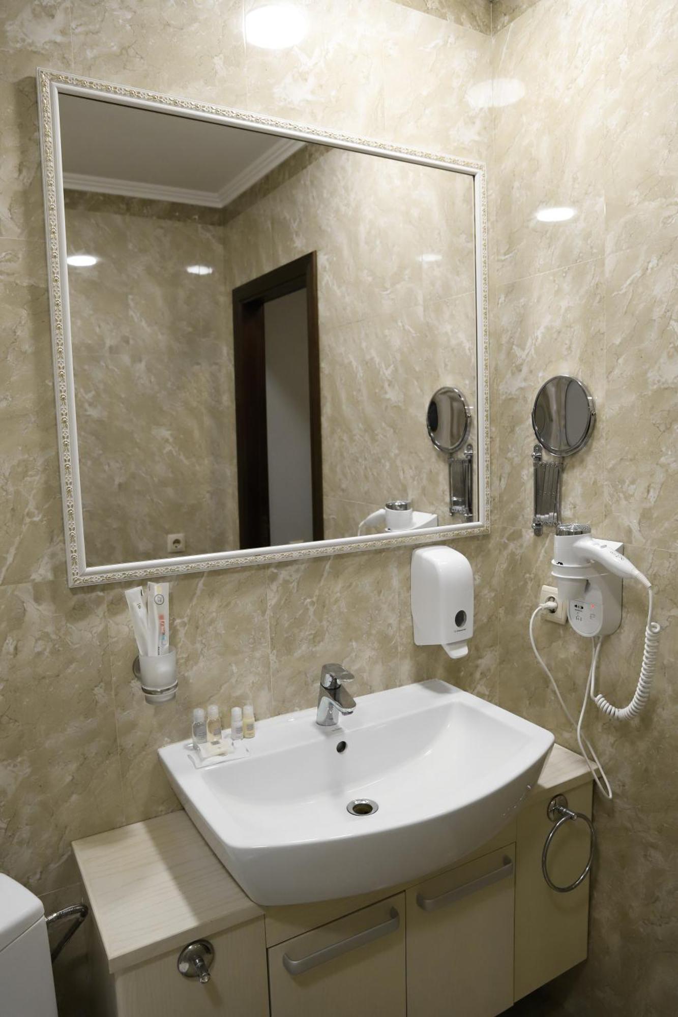Sapsan Hotell Ternopil Eksteriør bilde